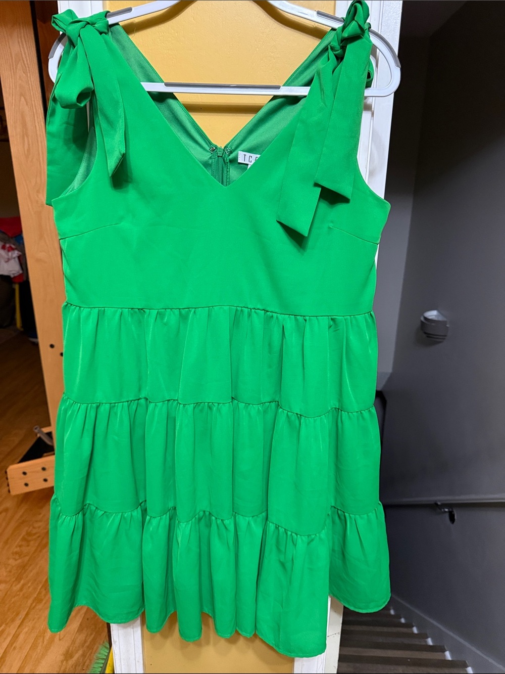 TCEC Kelly Green Tie-Shoulder Tiered Mini Dress